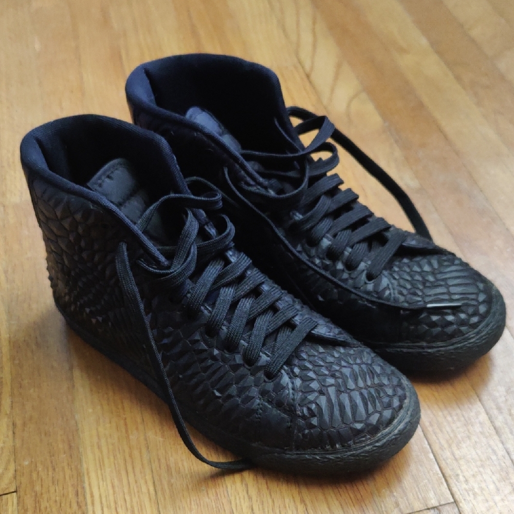 Nike Women's Black BLAZER MID DIAMOND BACK Size 7